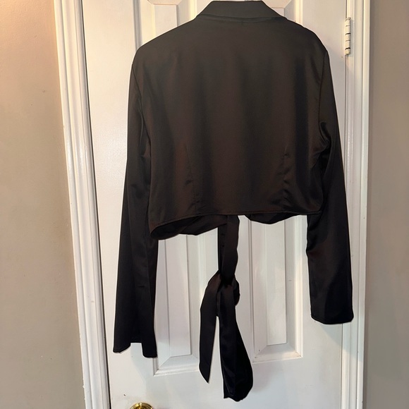 Dynamite black crop top - Picture 2 of 2